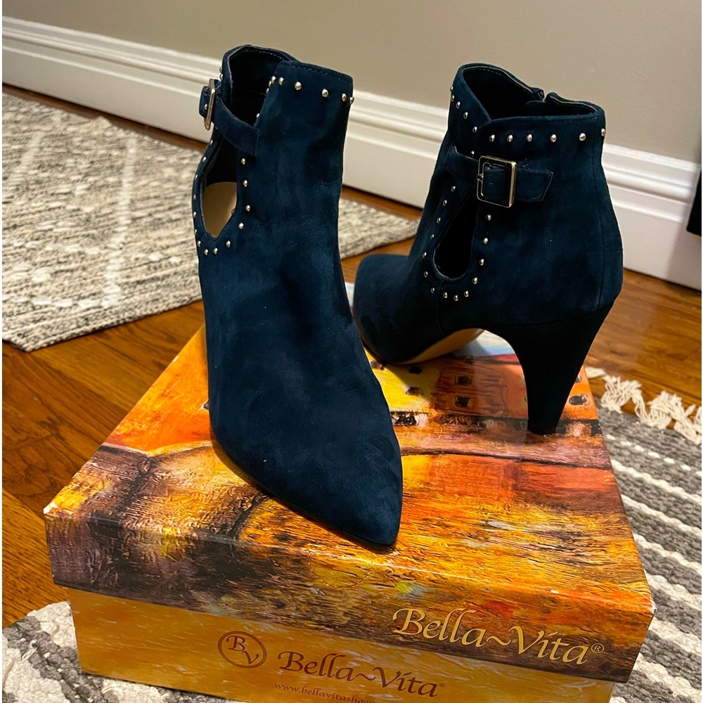 Bella Vita Blue Suede Booties Excellent Condition Navy 7.5